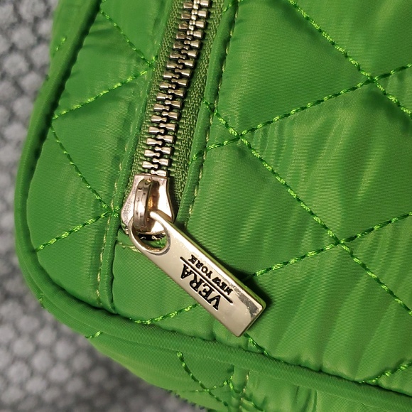 Vera New York Green Quilted Crossbody Bag - Picture 5 of 12